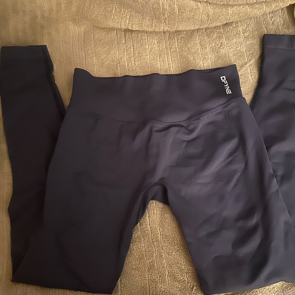 Dfyne stone gray dynamic leggings